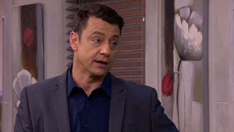 Hykie Berg stars as Conrad in Binnelanders Season 11 on kykNET (DStv channel 144) 