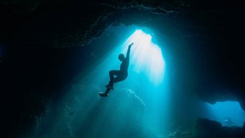 Premium holiday reality & doccie adventures in April 2022 