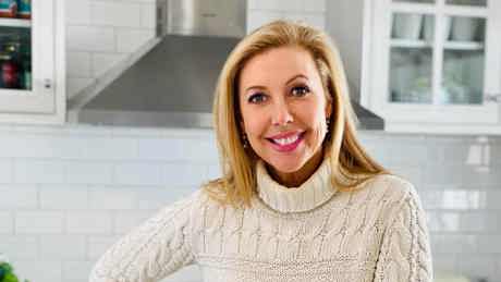 Country House Hunters S01 HERO