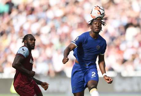 Premier League Axel Disasi (R) Of Chelsea