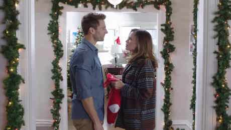 Watch Snowed-Inn Christmas on Saturday, 4 December on Lifetime (DStv channel 131) at 19:20 